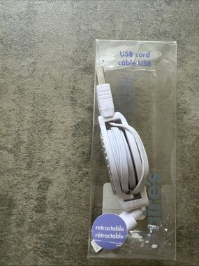 Claire's White Retractable USB Charging Cable